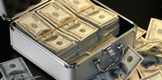 Ile zarabia tester samochodów?