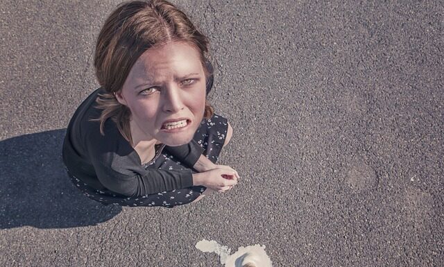 W jakich jednostkach jest wyrażony błąd MAE mean absolute error i czy może on przyjmować np wartości ujemne?